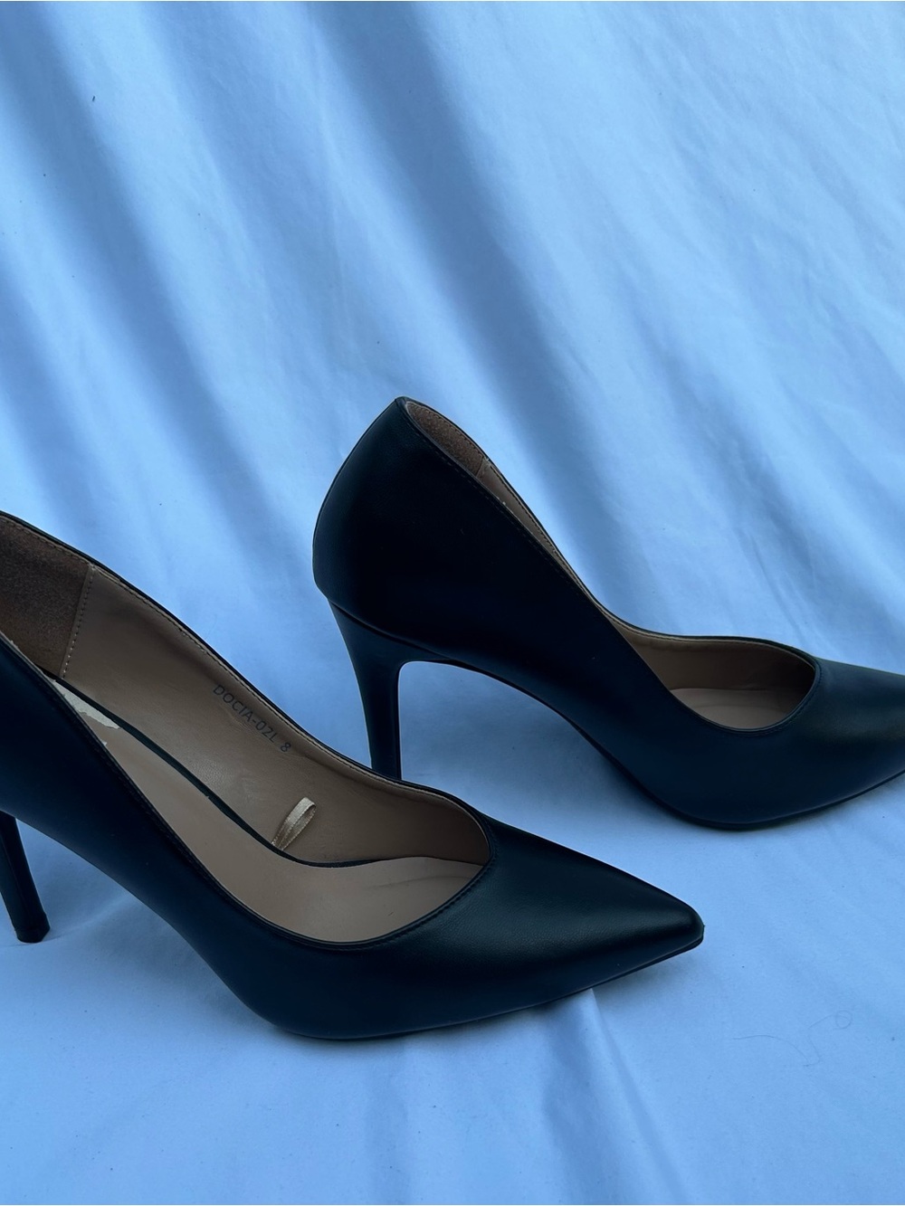 AEROSOLES Black Pointed-Toe Stiletto Pumps
